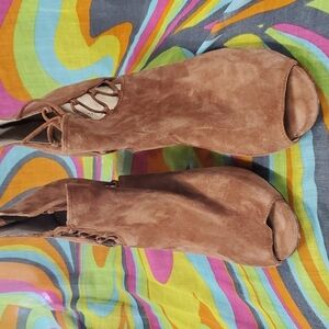 Antonio Melani Zippered Suede Heels SZ 10M